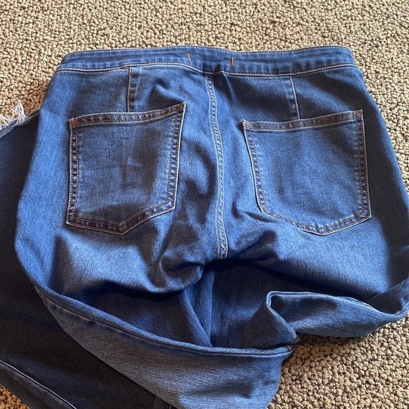 Free People Size 30 Denim Bell Bottom Jeans w/ Distressed Hem in EUC - Picture 4 of 10